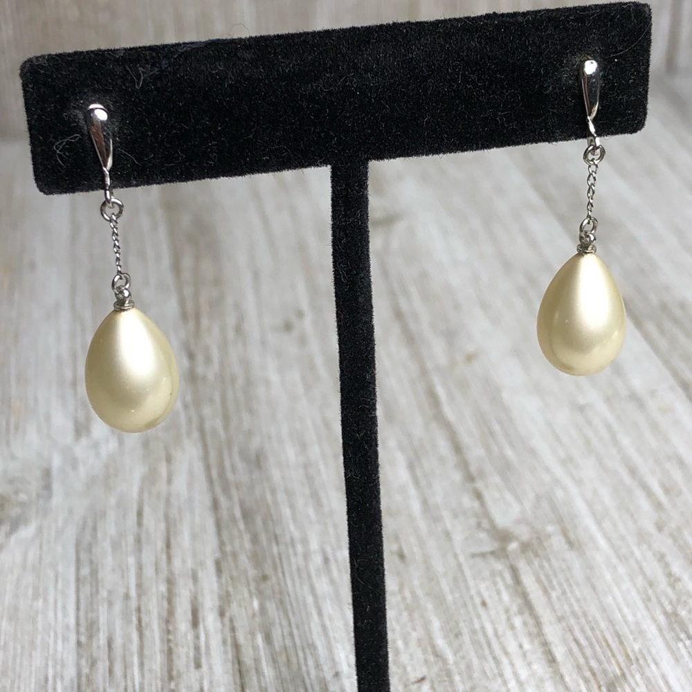 Cream Teardrop Drop Pearl Silver Post Earrings